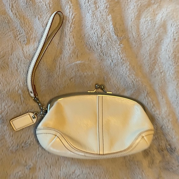 Coach wristlet - Picture 2 of 7